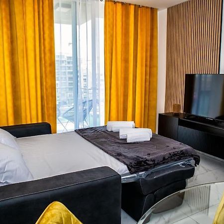 Stylish Seafront Spinola Apartment Saint Julian's Екстер'єр фото