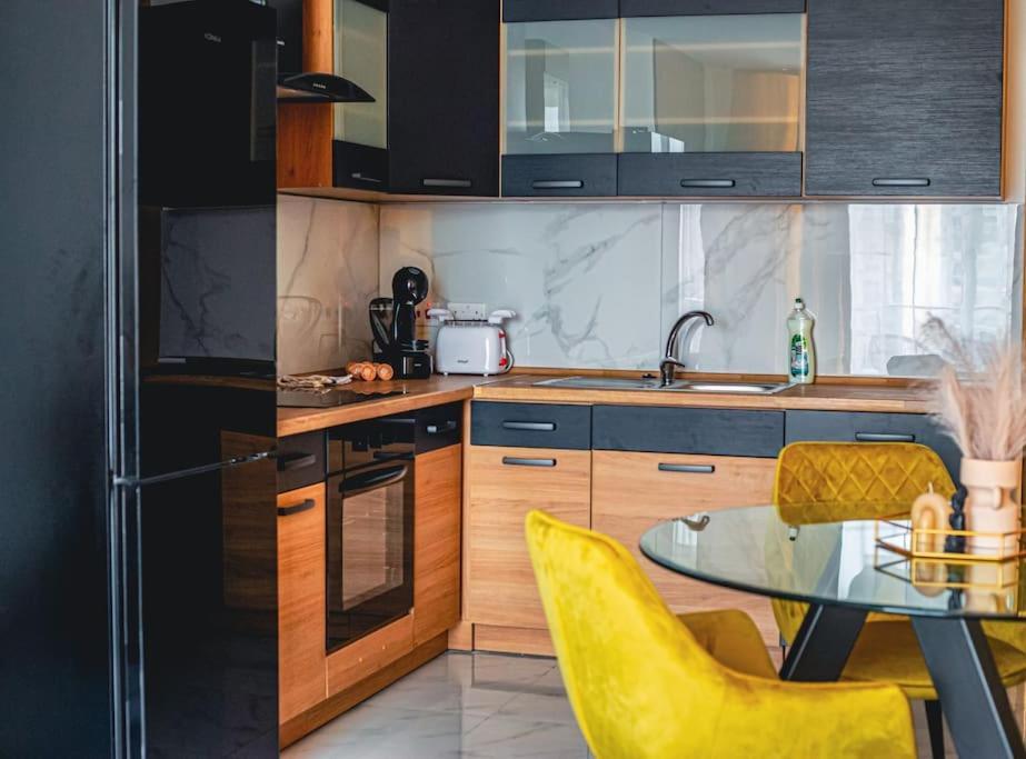 Stylish Seafront Spinola Apartment Saint Julian's Екстер'єр фото