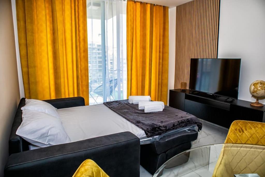 Stylish Seafront Spinola Apartment Saint Julian's Екстер'єр фото