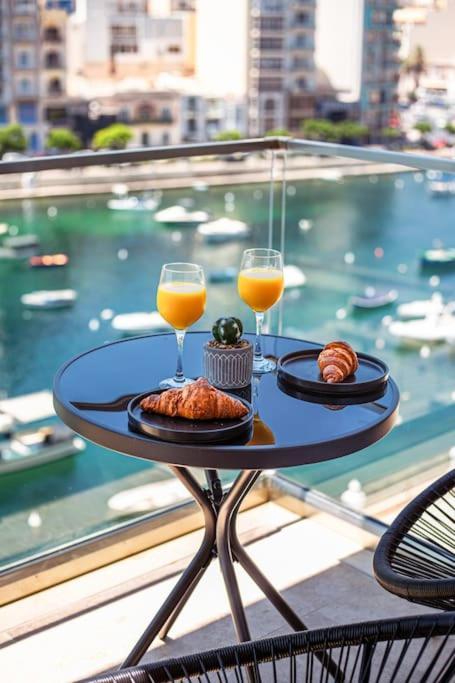 Stylish Seafront Spinola Apartment Saint Julian's Екстер'єр фото