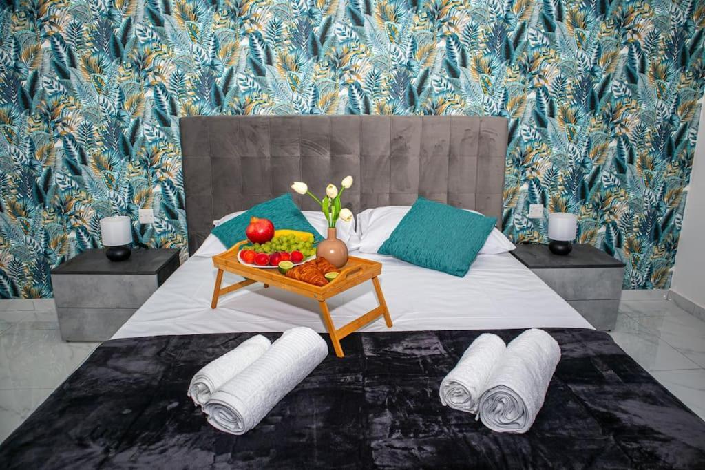 Stylish Seafront Spinola Apartment Saint Julian's Екстер'єр фото